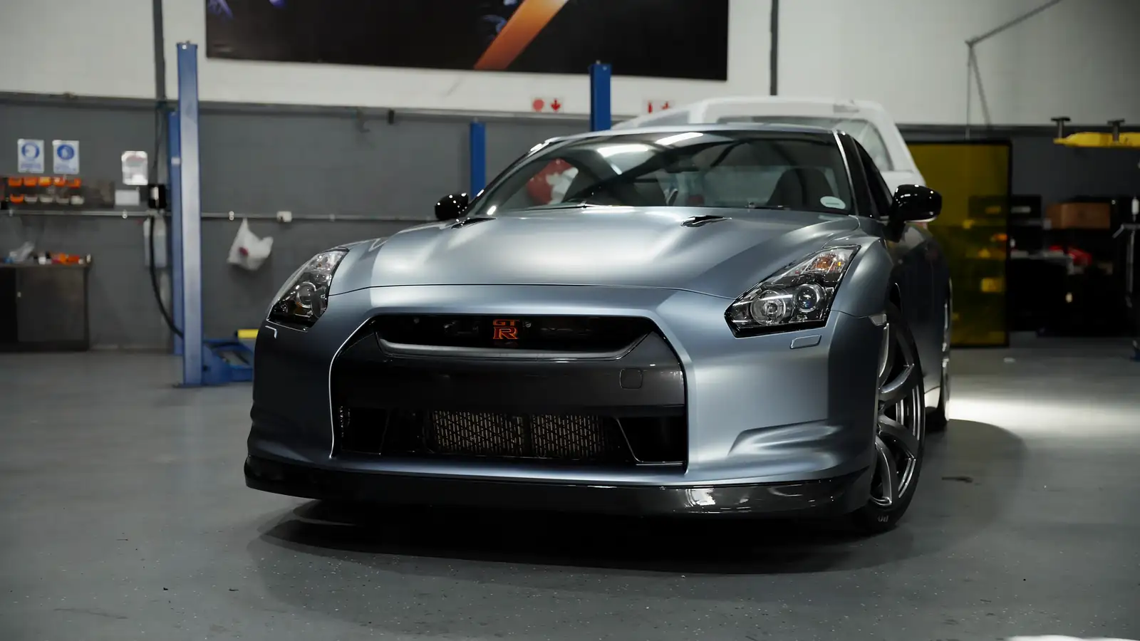 Nissan GT-R R35 in the Tuned 2 Race workshop